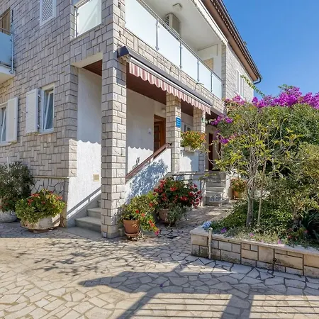 Gostinjska kuća Azra