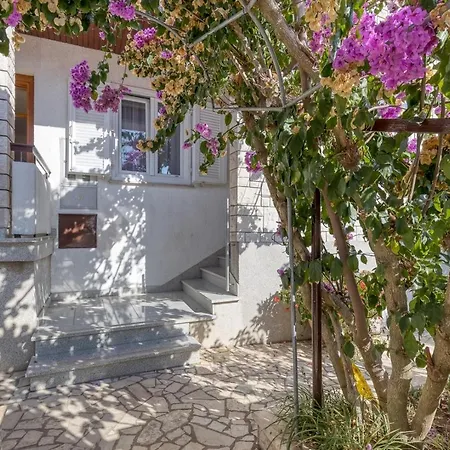 Azra Gostinjska kuća Pula