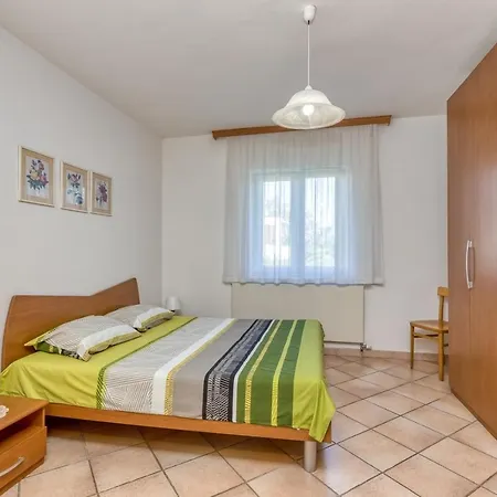 Azra Gostinjska kuća